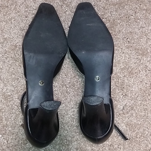 Black ankle strap pumps Size 7.5 Disc SHIPPING - Picture 3 of 5